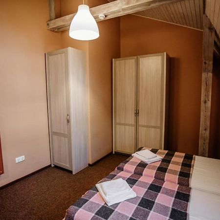 Guest House "Arkhistratyg" Lviv Bagian luar foto