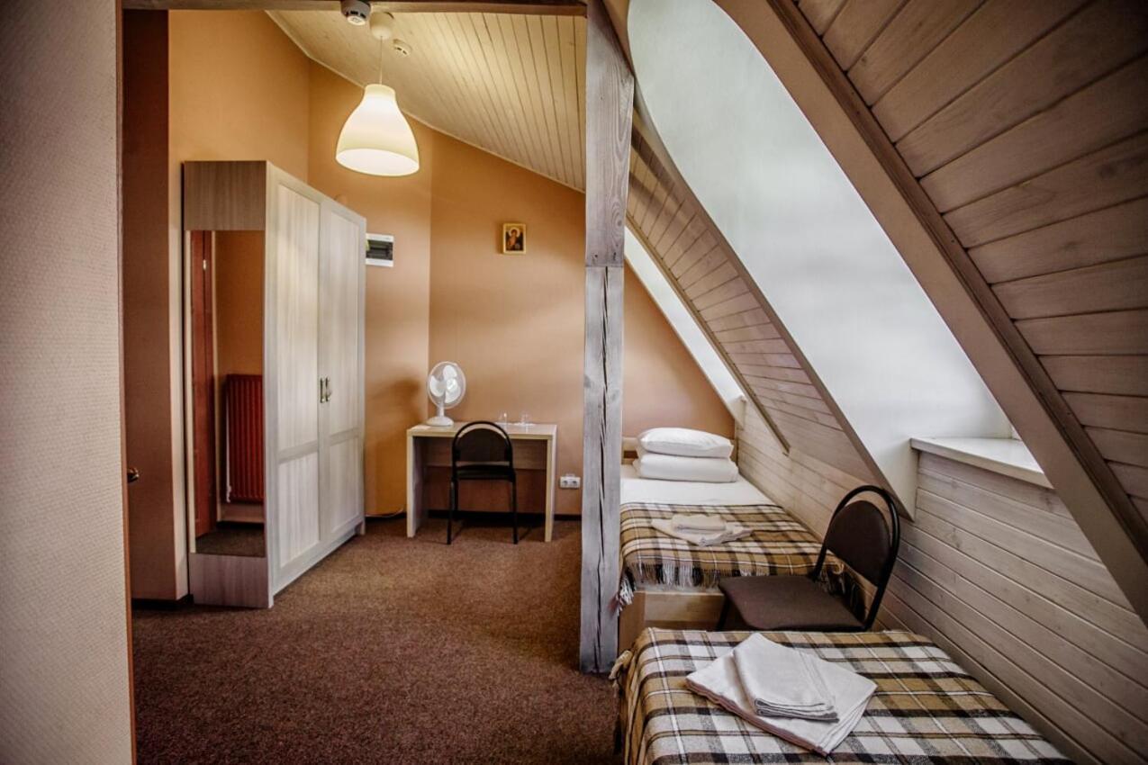 Guest House "Arkhistratyg" Lviv Bagian luar foto