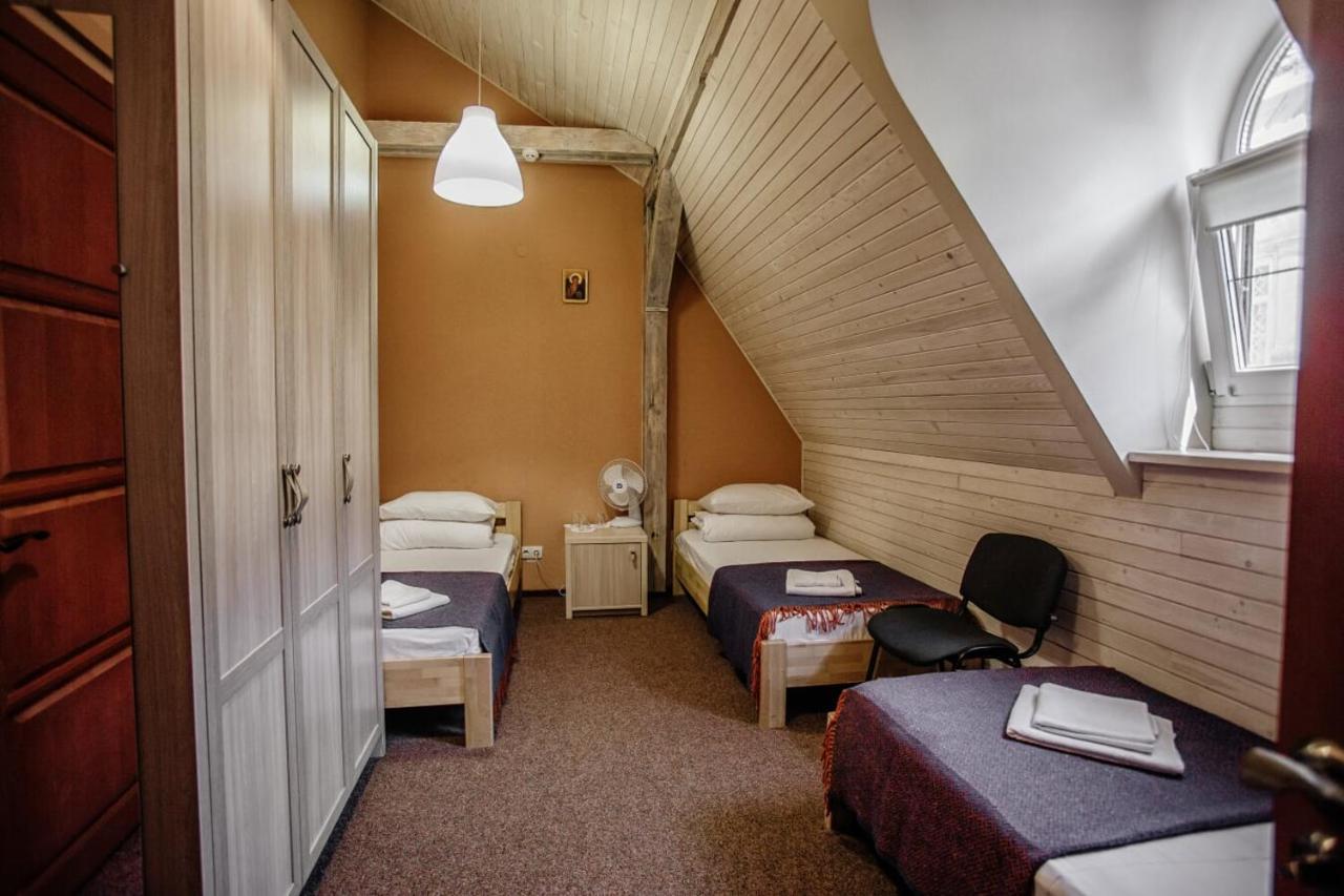 Guest House "Arkhistratyg" Lviv Bagian luar foto