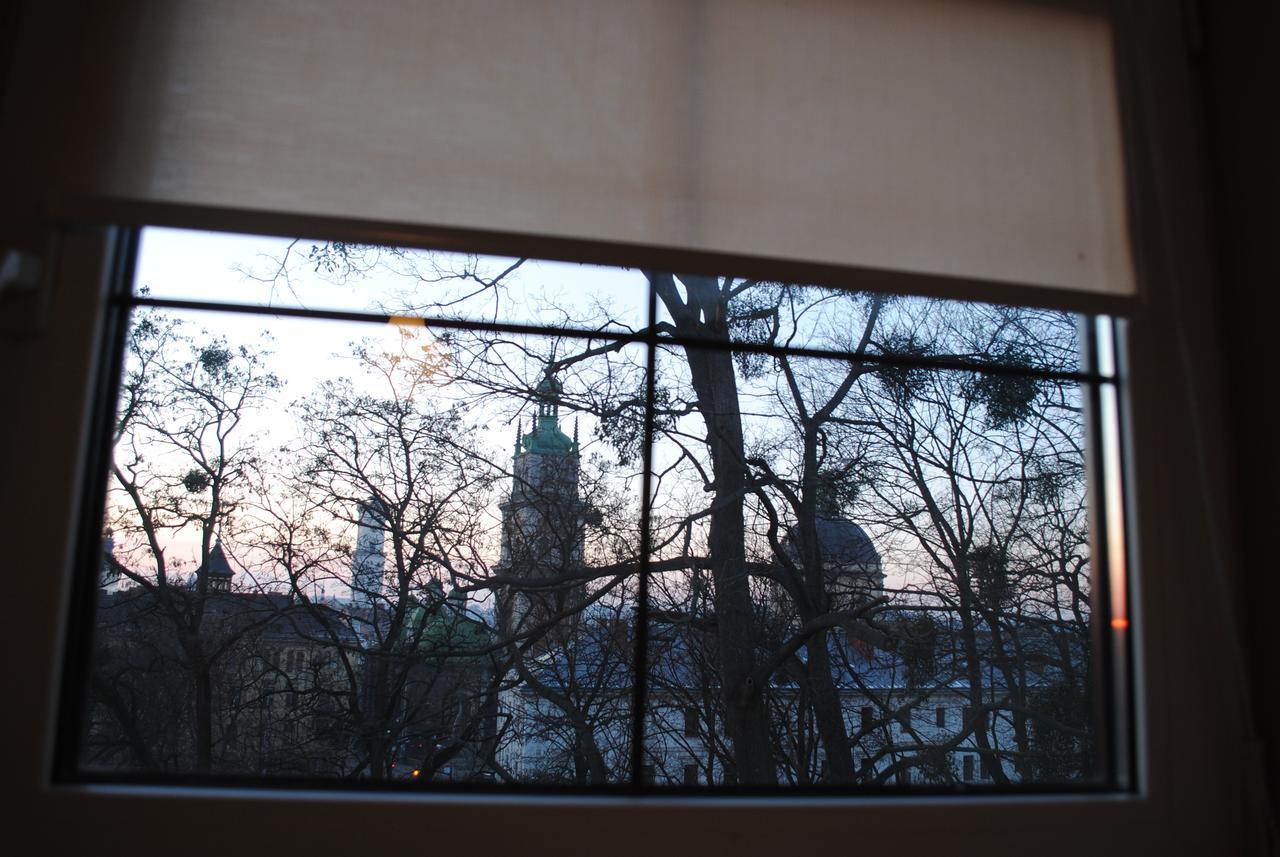 Guest House "Arkhistratyg" Lviv Bagian luar foto
