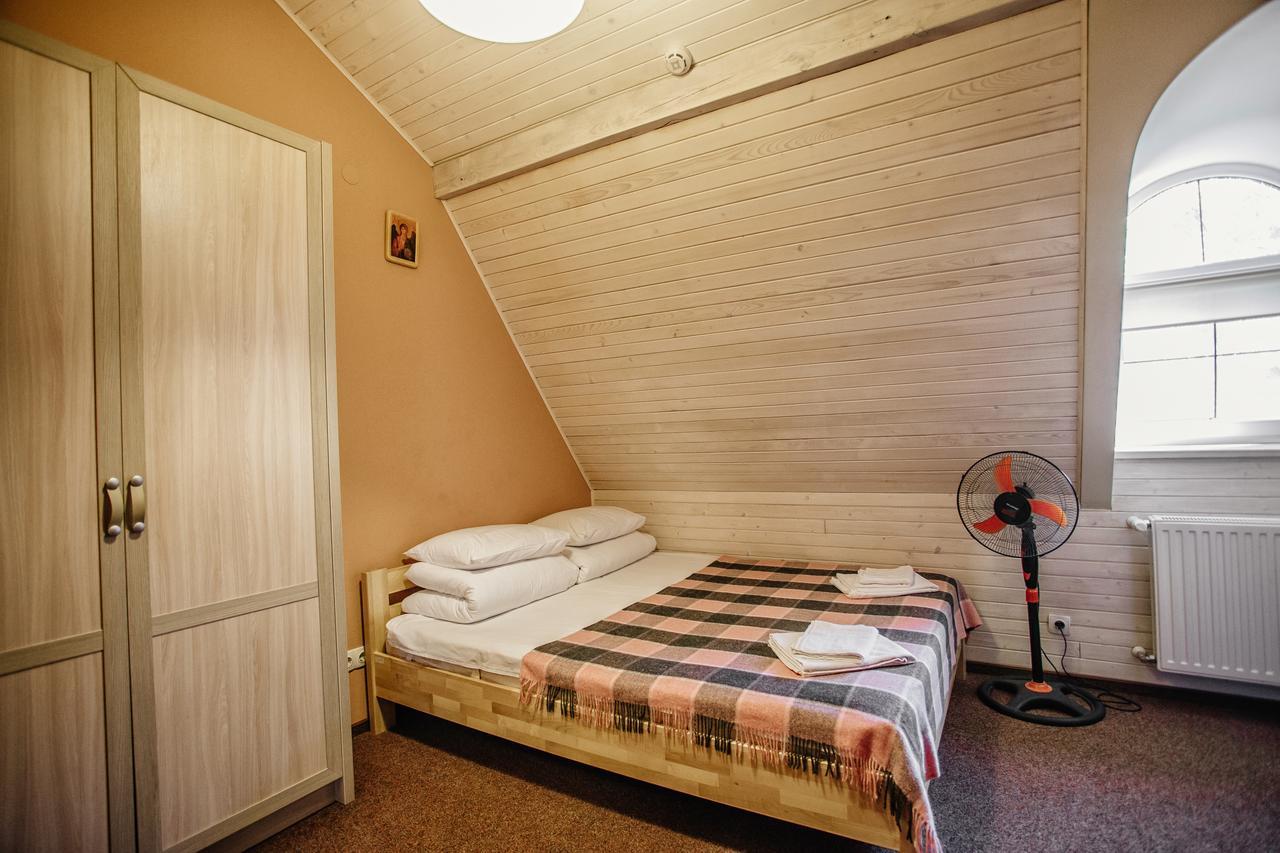 Guest House "Arkhistratyg" Lviv Bagian luar foto