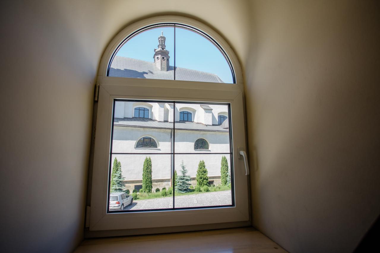 Guest House "Arkhistratyg" Lviv Bagian luar foto
