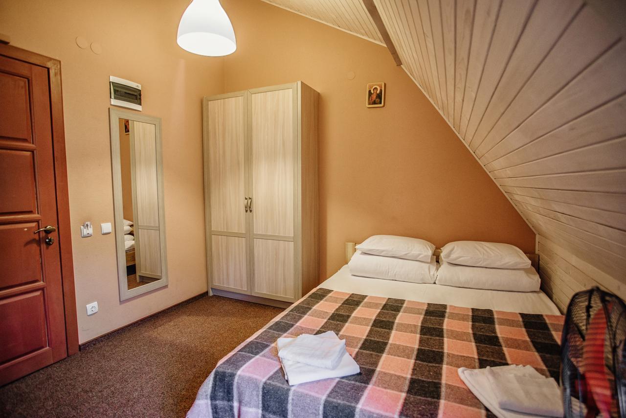 Guest House "Arkhistratyg" Lviv Bagian luar foto